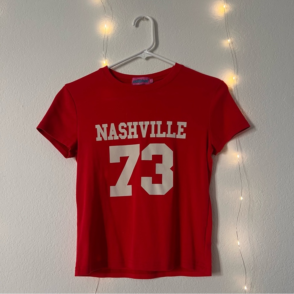 Edikted Nashville Baby Tee in M